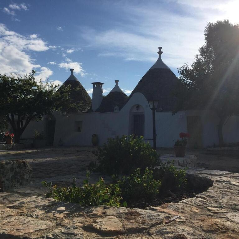 Chateaux Des Trulli San Michele Salentino Luaran gambar