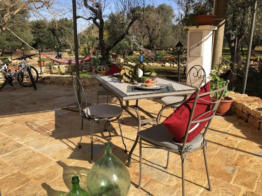 Chateaux Des Trulli San Michele Salentino Luaran gambar